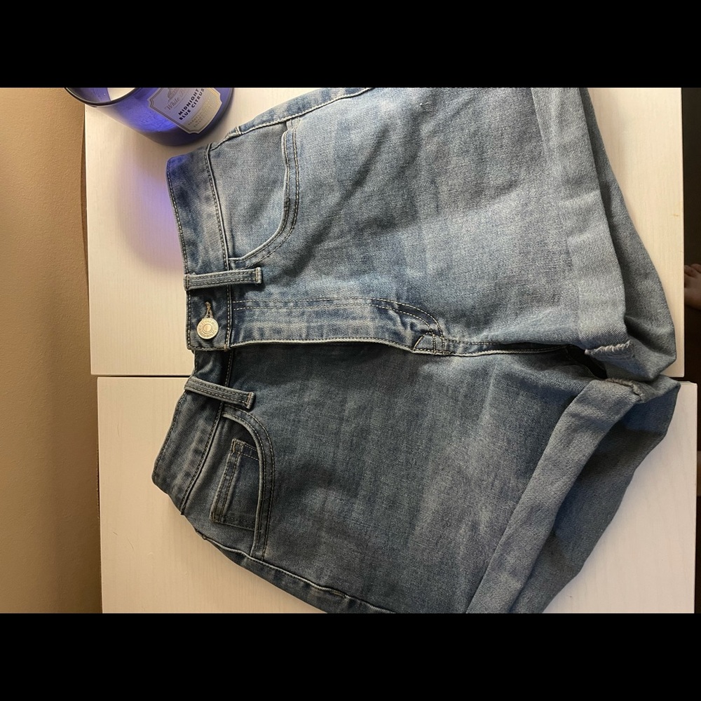 Comfy high waisted shorts!